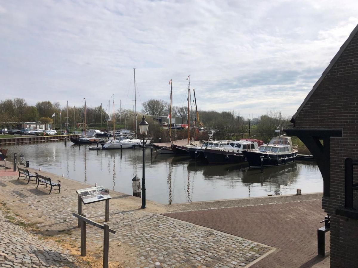 Fantastic Villa In Ooltgensplaat With Jetty Exteriér fotografie